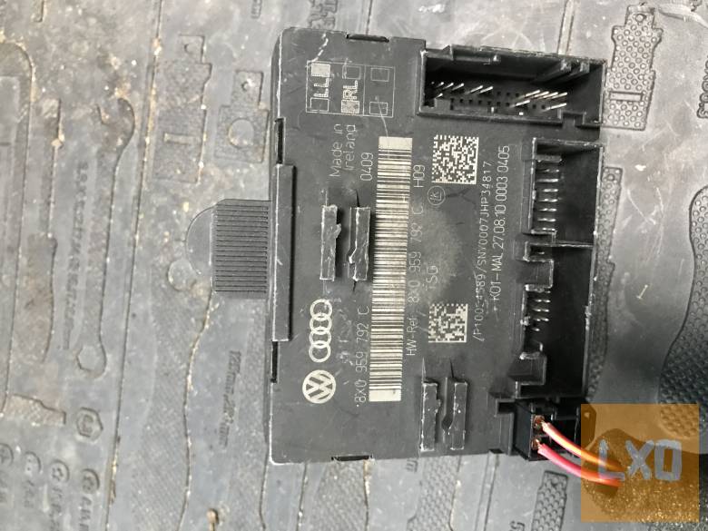 AUDI A4 B8 -- jobb első ajtóvezérlő 8X0 959 792 C apróhirdetés