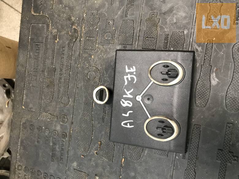 AUDI A4 B8 - jobb első ajtóvezérlő 8K0 959 792 B apróhirdetés