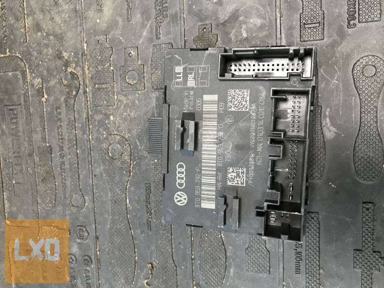 AUDI A4 B8 -- jobb első ajtóvezérlő 8T0 959 792 P apróhirdetés