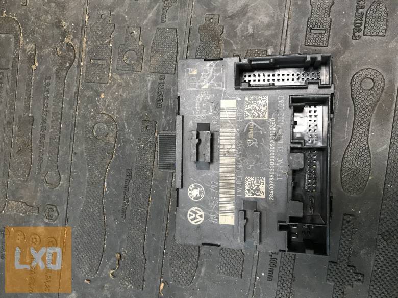 SEAT LEON 1P FL -- jobb első ajtóvezérlő 7N0 959 792 apróhirdetés