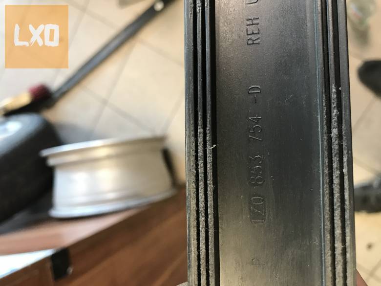 SKODA OCTAVIA II -- jobb hátsó ajtó díszléc 1Z0 853 754 D apróhirdetés