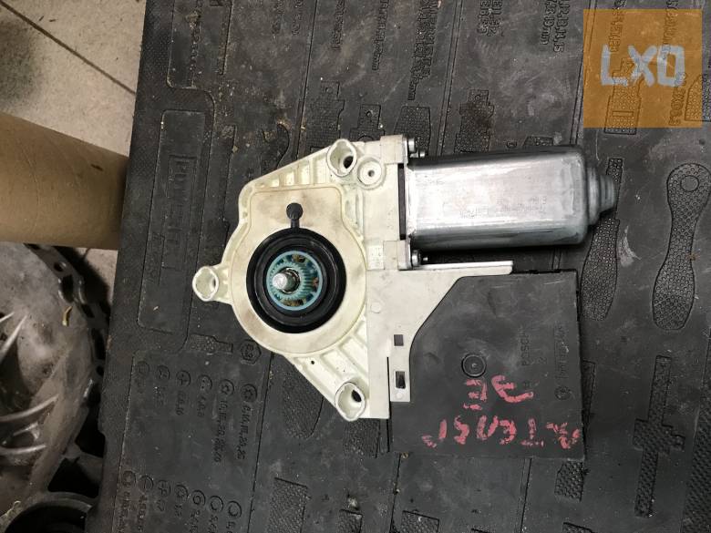 SEAT ALTEA 5P  -* jobb első ablakemelő motor 1K0 959 792 M apróhirdetés