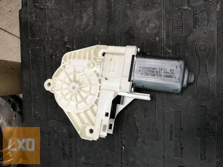 AUDI A4 B8  -* jobb első ablakemelő motor 8K0 959 802 A apróhirdetés