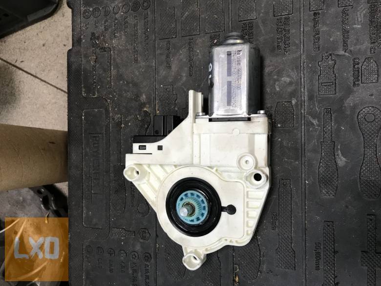 AUDI A4 B8  -* jobb első ablakemelő motor 8K0 959 802 apróhirdetés