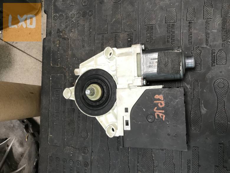 AUDI A3 8P  -* jobb első ablakemelő motor 8P0 959 802 F apróhirdetés