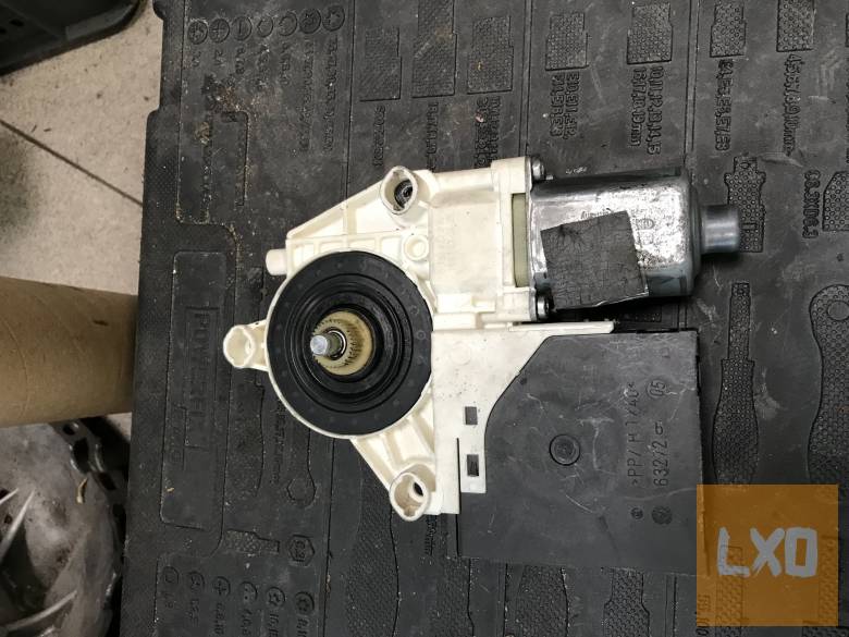 AUDI A3 8P  -* jobb első ablakemelő motor 8P0 959 802 A apróhirdetés