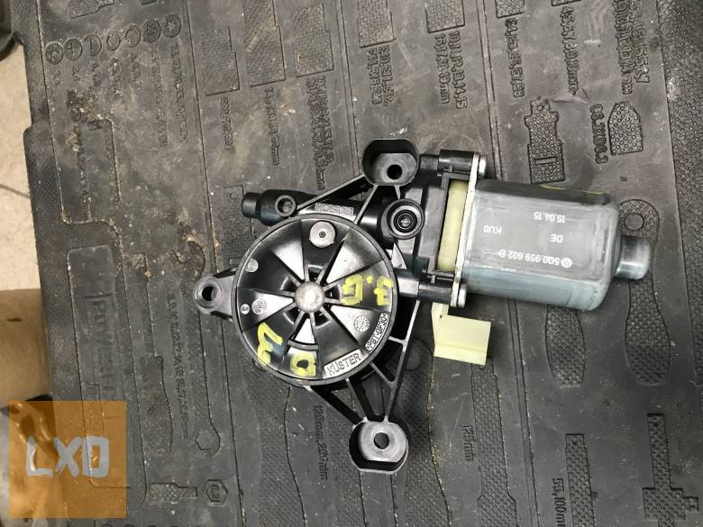 SKODA OCTAVIA III  -* jobb első ablakemelő motor 5Q0 959 802 B apróhirdetés