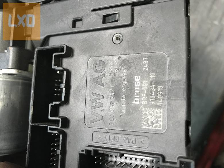 VW PASSAT B7  - jobb első ablakemelő motor 3C0 959 792 C apróhirdetés