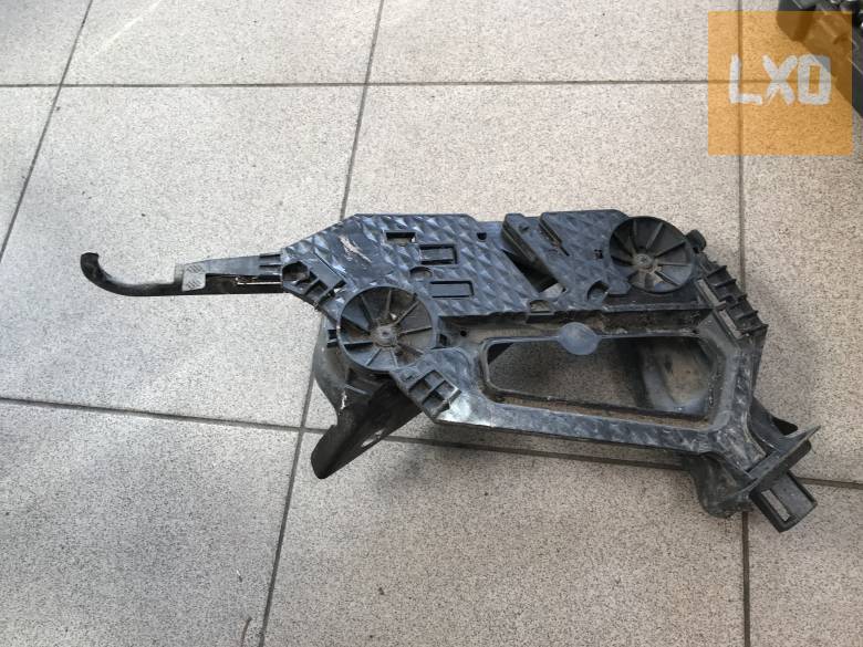 SKODA OCTAVIA II ( FL előtti) jobb első fényszórótartó apróhirdetés