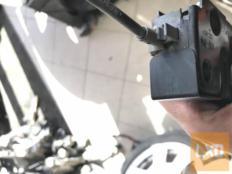 SKODA OCTAVIA II - géptető zár apróhirdetés