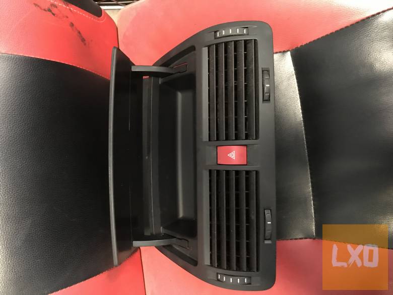 SKODA OCTAVIA II -- középső légbefúvó apróhirdetés
