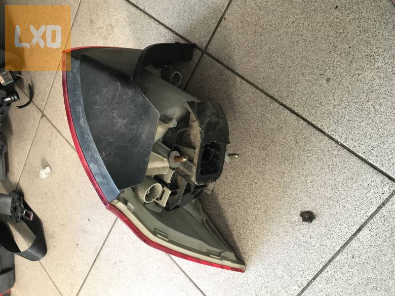 VW GOLF V_ jobb hátsó lámpa 1K6 945 096 E apróhirdetés