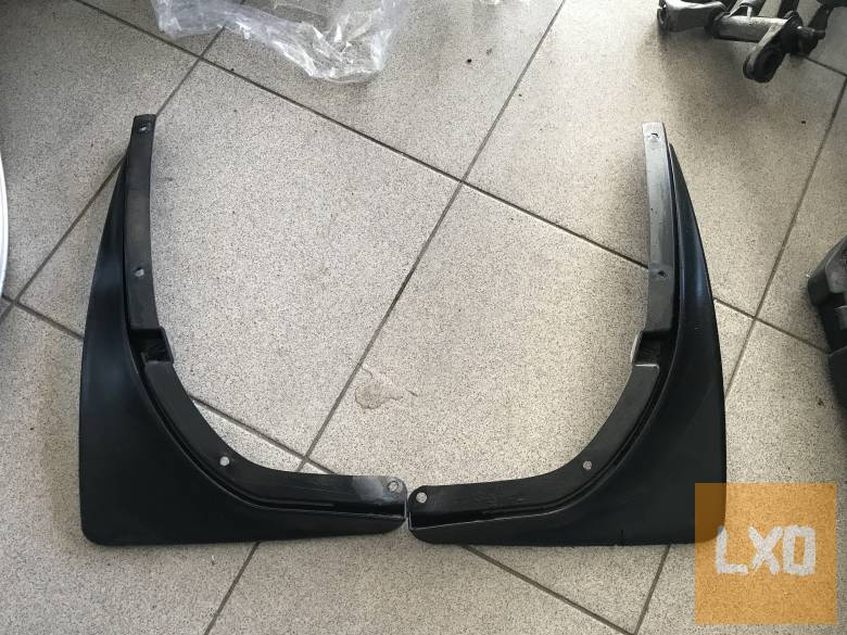 SKODA OCTAVIA II - hátsó sárfogó pár apróhirdetés