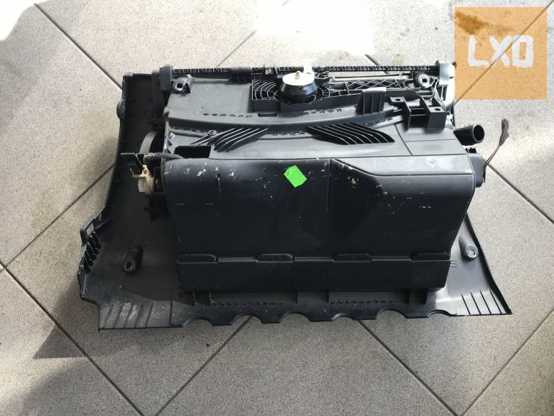 SKODA OCTAVIA II - kesztyűtartó apróhirdetés