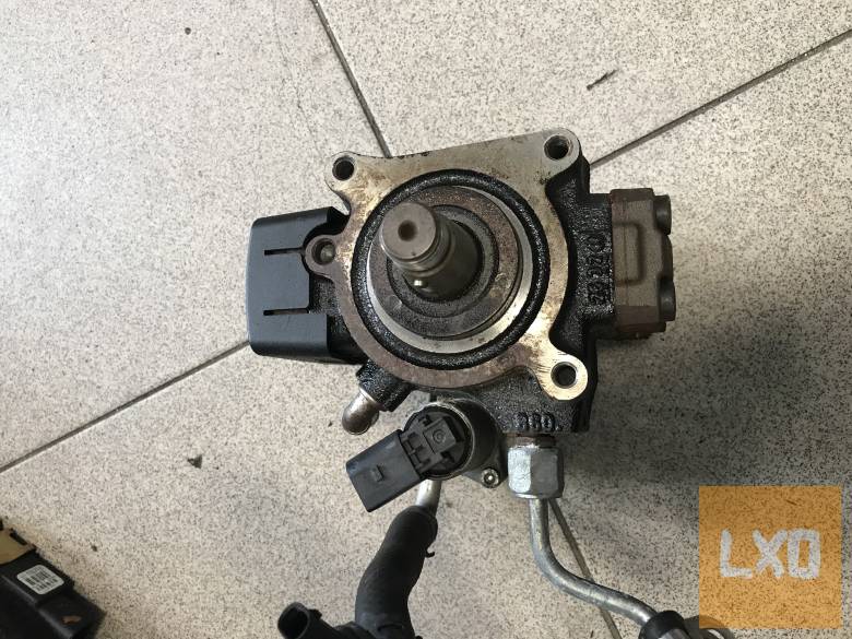 VW GOLF V 1,6 CR CAY 105LE nagynyomású szivattyú 03L 130 755 E apróhirdetés