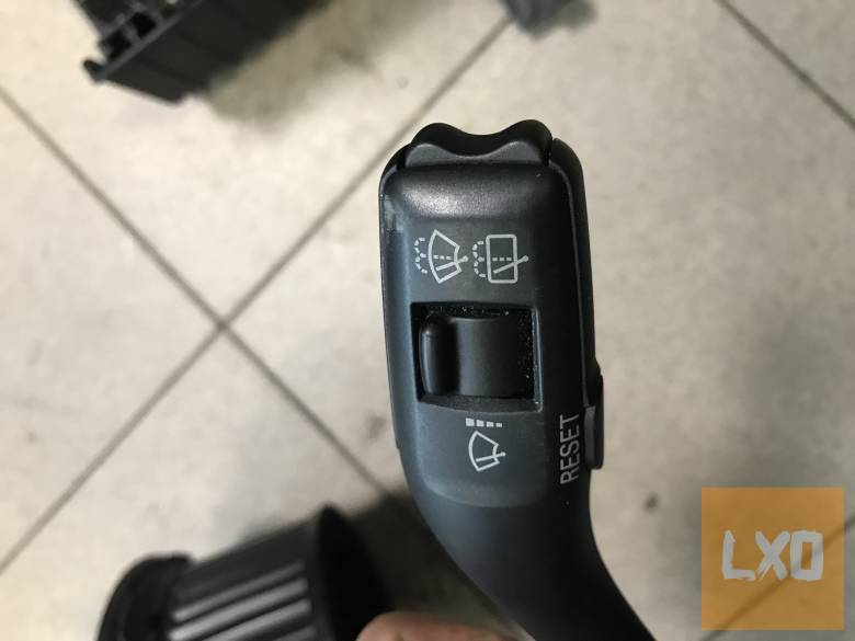 AUDI A3 8P -- ablaktörlő kapcsoló 8P0 953 519 A apróhirdetés