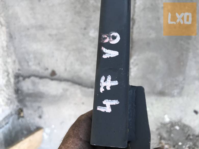 AUDI A6 4f -- toronymerevítő 4F0 805 629 A apróhirdetés