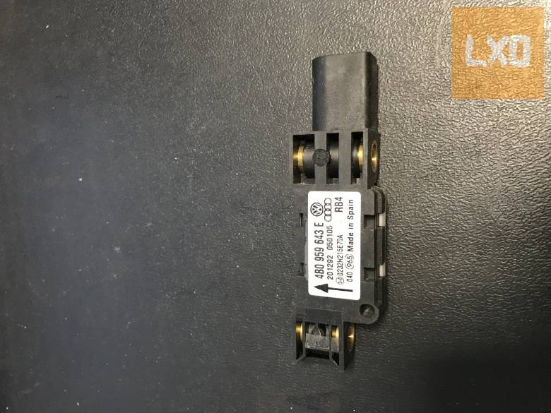 AUDI A6 C5  * ütközés érzékelő 4B0 959 643 E apróhirdetés
