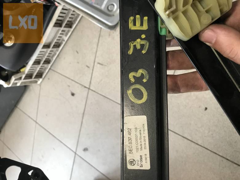 SKODA OCTAVIA III * jobb első ablakemelő szerkezet 5E0 837 462 apróhirdetés