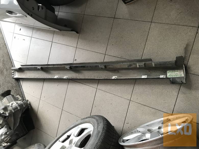 VW PASSAT B7  * jobb küszöb burkolat 3AA 853 092 C apróhirdetés