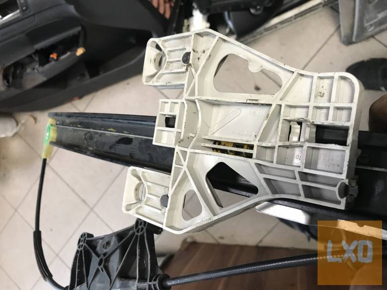 AUDI A4 B8 AVANT * bal hátsó ablakemelő szerkezet apróhirdetés