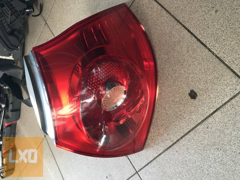 VW GOLF V * jobb hátsó lámpa 1K6 945 096 E apróhirdetés
