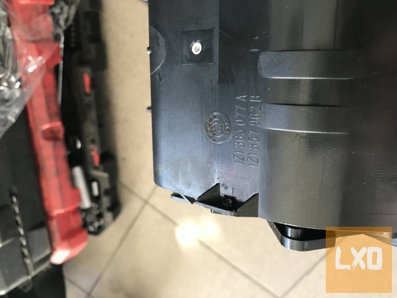 SKODA OCTAVIA II * tároló / hamutál 1Z1 863 077 A apróhirdetés