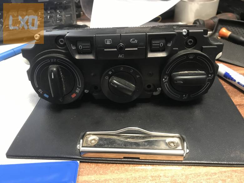 SKODA OCTAVIA II * fűtéskapcsoló ( ülésfűtéses) 1Z0 830 045 A apróhirdetés