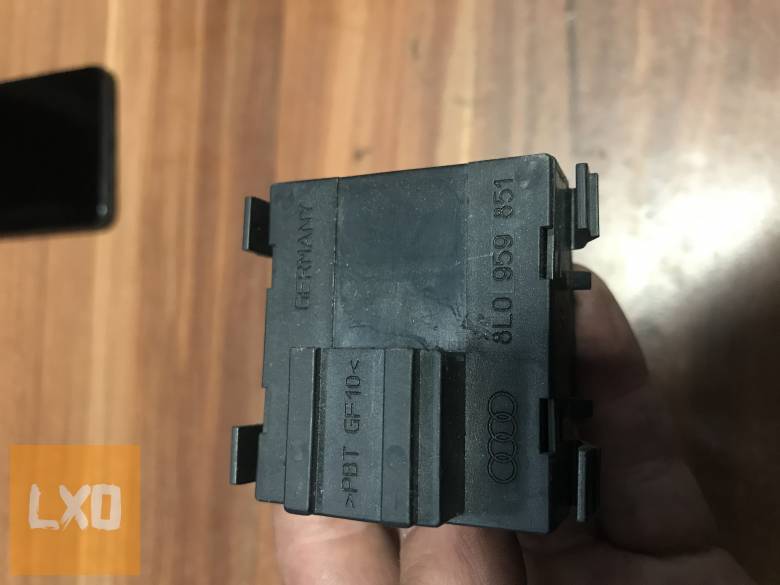 AUDI A3 8L * ablakemelő kapcsoló 8L0 959 851 apróhirdetés