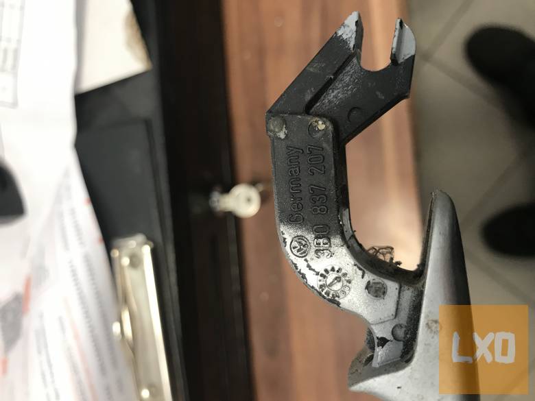 VW GOLF V ( 5ajtós) * bal első külső kilincs apróhirdetés