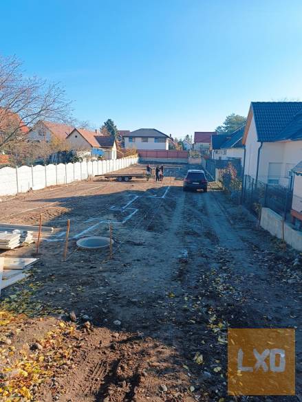 Új építésű, modern családi házak, otthonok Göd központjában. apróhirdetés