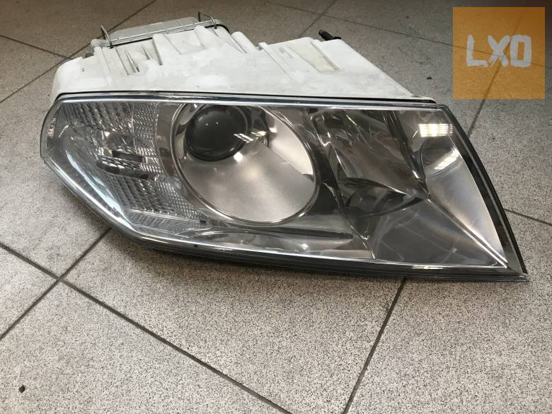SKODA OCTAVIA II * jobb xenon fényszóró (sérült) alkatrésznek apróhirdetés