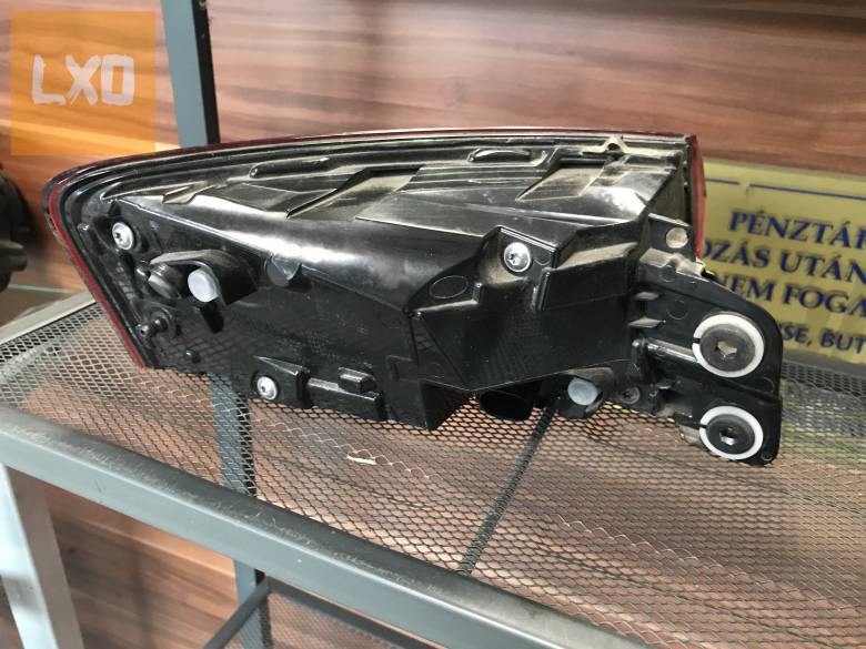 AUDI A5 8W  * jobb hátsó külső lámpa 8W6 945 092 J apróhirdetés