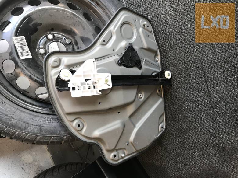 SKODA OCTAVIA II bal hátsó ablakemelő szerkezet 1Z0 839 655 F apróhirdetés