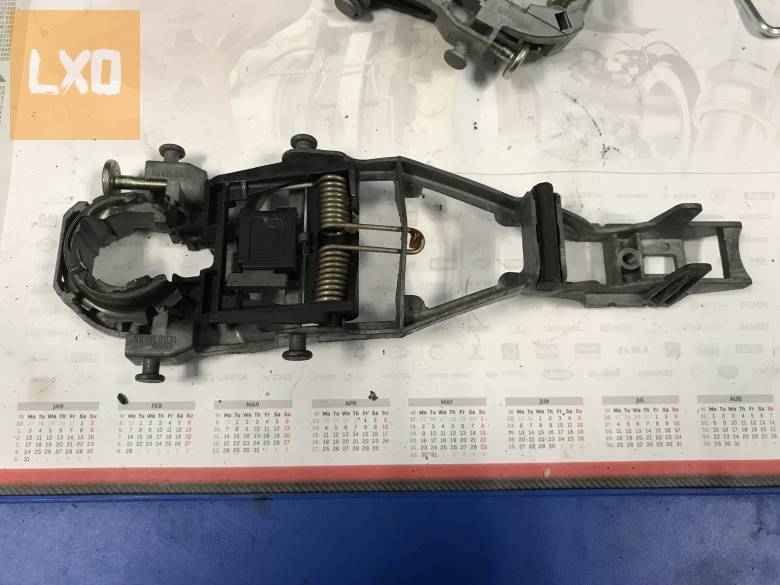 VW GOLF V * jobb első kilincs konzol apróhirdetés