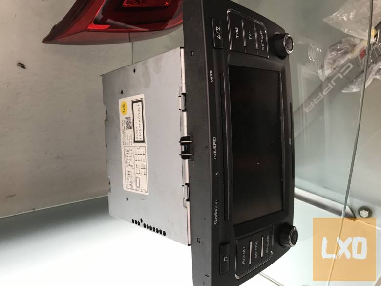 SKODA OCTAVIA II FL * BOLERO fejegység 1Z0 035 156 F apróhirdetés