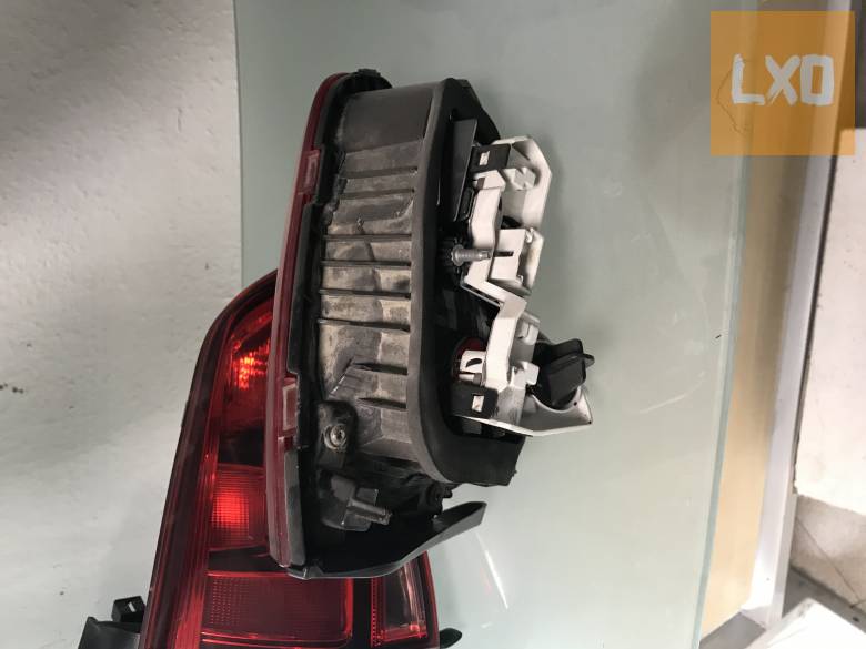 VW GOLF VII * jobb hátsó belső lámpa apróhirdetés