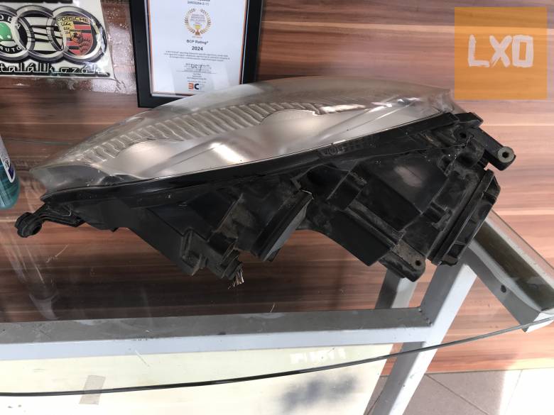 VW GOLF V * jobb halogén fényszóró 1K6 941 006 P apróhirdetés