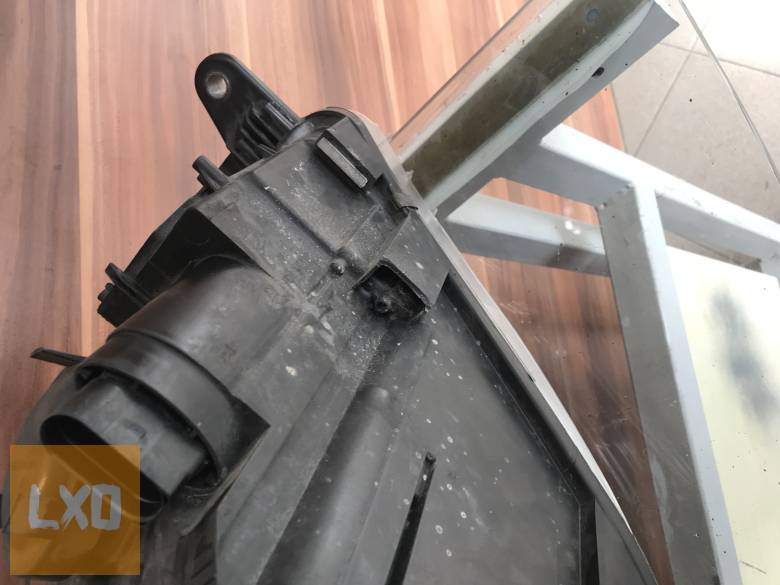 VW PASSAT CC  * bal halogén fényszóró ( FÜLSÉRÜLT ) apróhirdetés