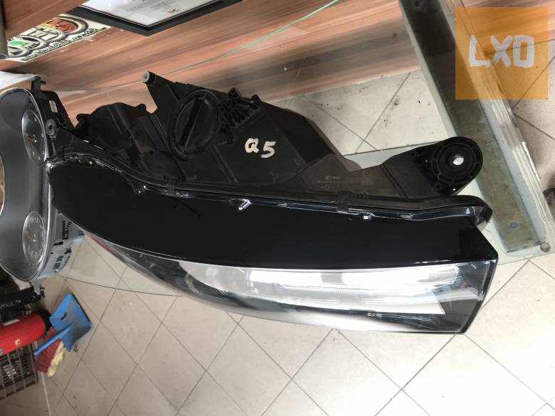AUDI Q5  * jobb  fényszóró 80A 941 006 apróhirdetés