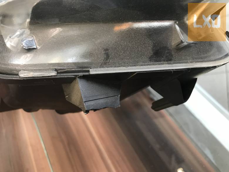 VW TOURAN 1T FL * bal halogén fényszóró  (fülsérült) 1T1 941 005 B apróhirdetés