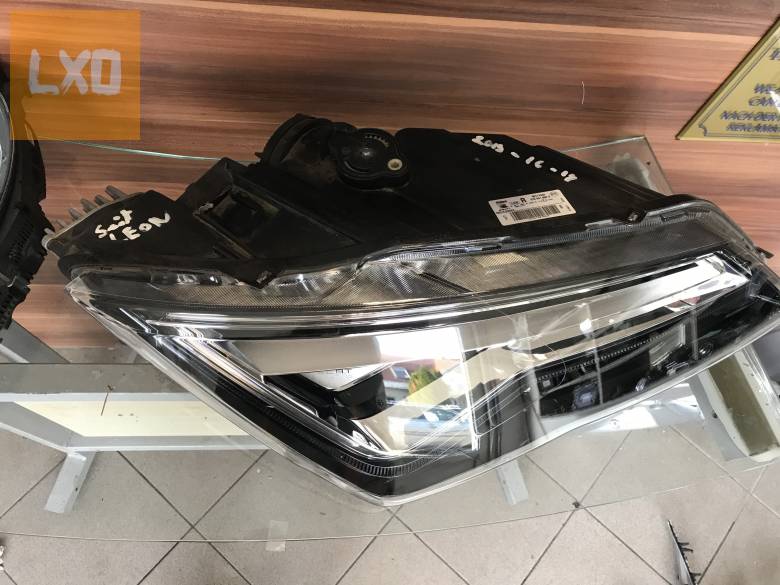 SEAT ALTEA * jobb LED fényszóró  576 941 008 D apróhirdetés