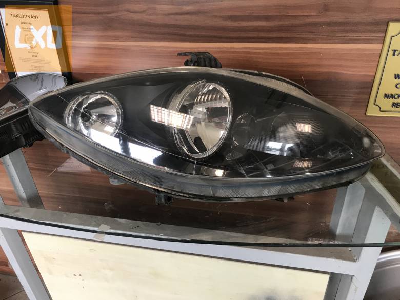 SEAT LEON 1P  * jobb halogén fényszóró  5P1 941 006 A apróhirdetés