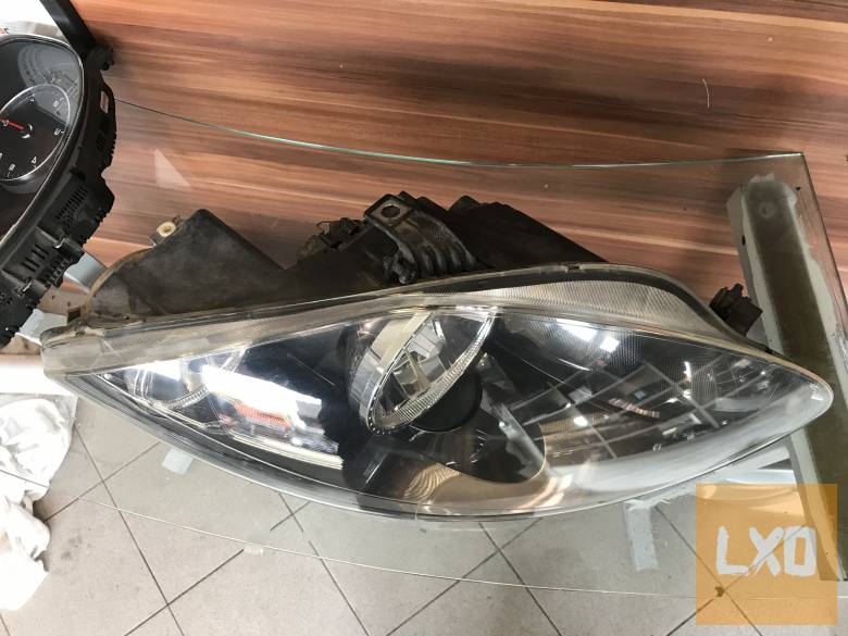 SEAT LEON 1P  * jobb halogén fényszóró  5P1 941 006 A apróhirdetés