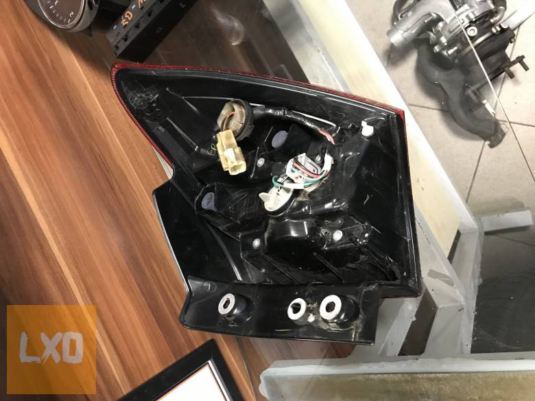 SUZUKI SX4 S-CROSS bal hátsó külső lámpa (LED) apróhirdetés