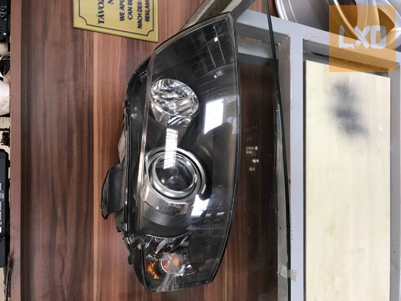 AUDI A3 8P * jobb Xenon sérült fényszóró  8P0 941 004 R apróhirdetés