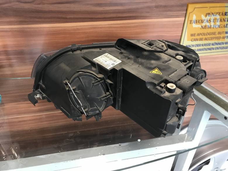 AUDI A3 8P * jobb Xenon sérült fényszóró  8P0 941 004 R apróhirdetés