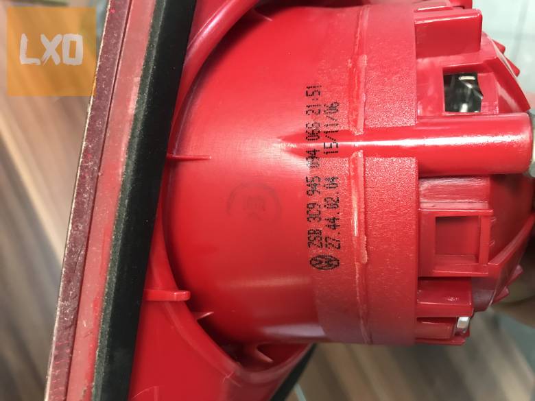 VW PASSAT B6 VARIANT  * jobb hátsó belső lámpa 3C9 945 094 apróhirdetés