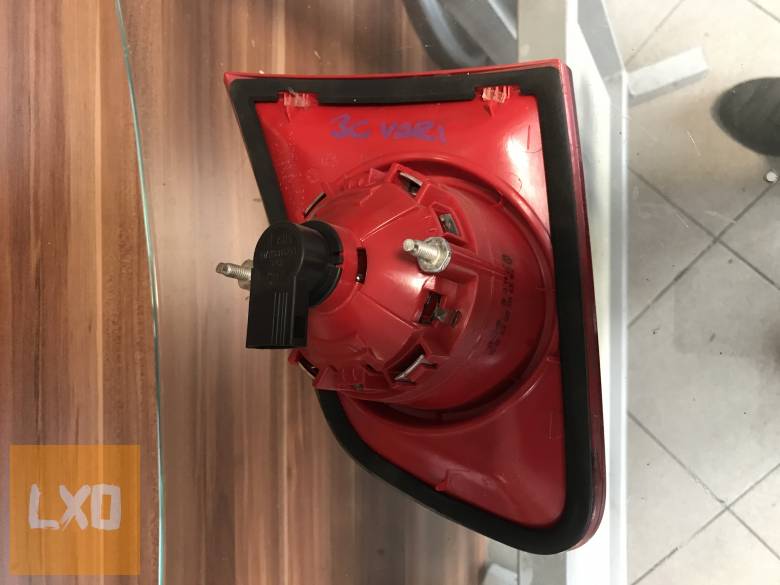 VW PASSAT B6 VARIANT  * bal hátsó belső lámpa 3C9 945 093 apróhirdetés