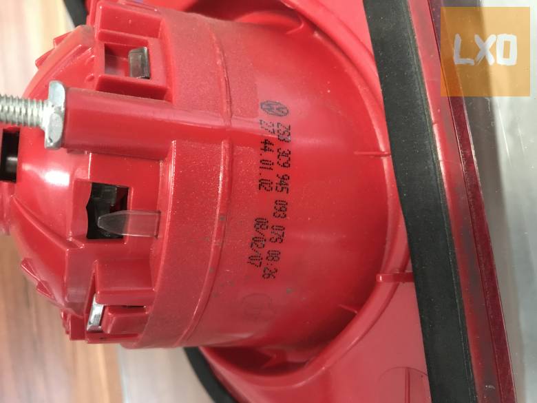 VW PASSAT B6 VARIANT  * bal hátsó belső lámpa 3C9 945 093 apróhirdetés